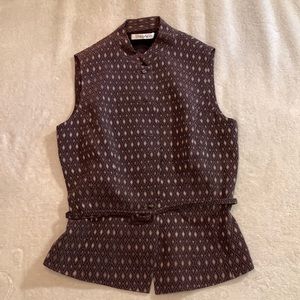 TAHARI Mandarin collared button down vest.Sz4